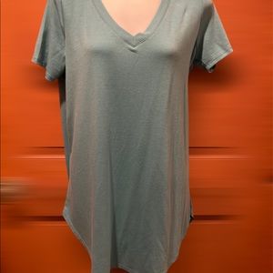 NWOT Size M Zenana Premium Top